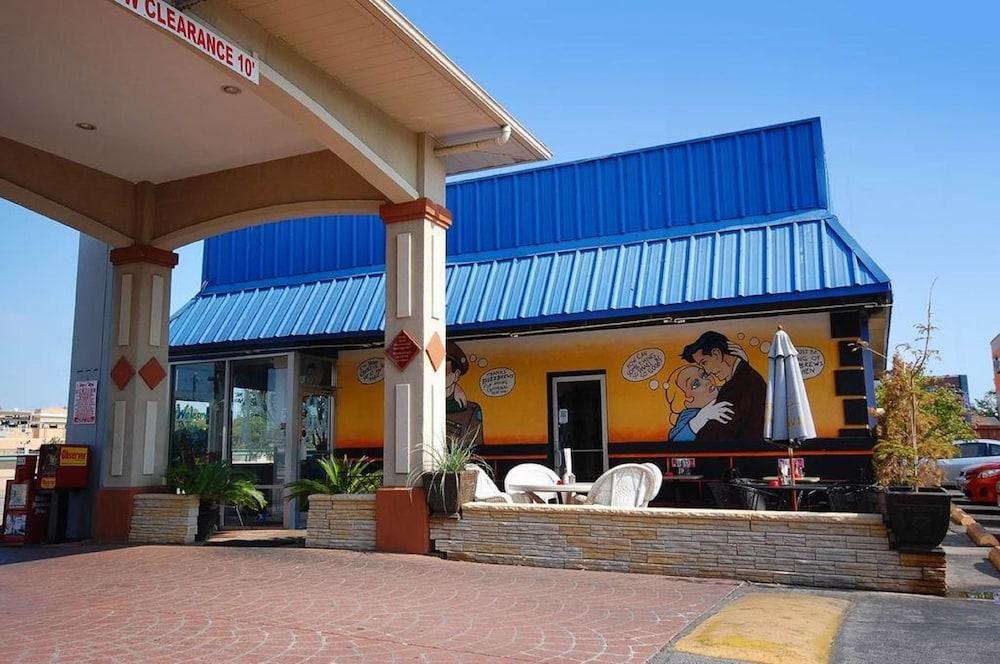 Quality Inn & Suites Dallas-Cityplace Dış mekan fotoğraf