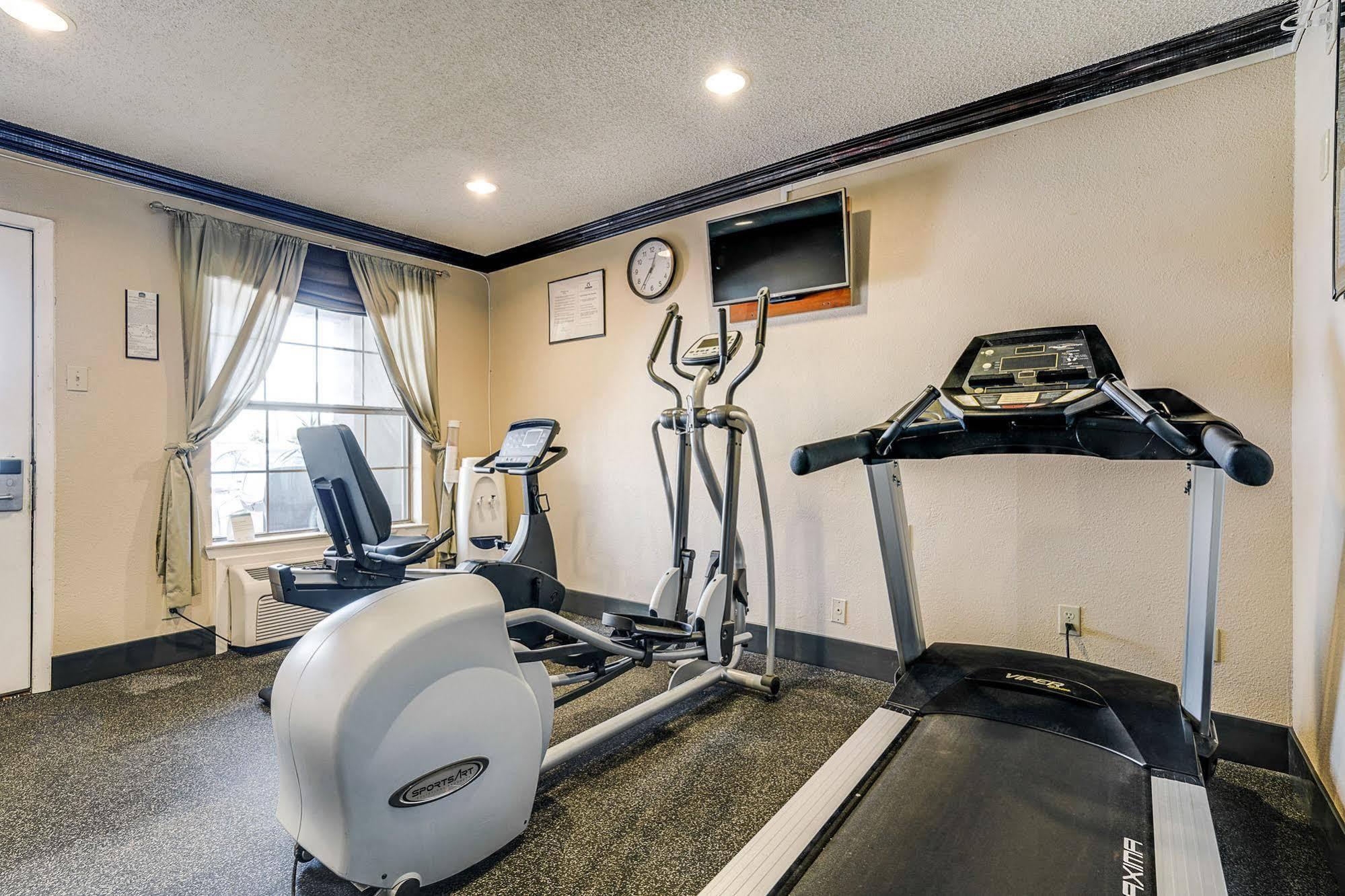 Quality Inn & Suites Dallas-Cityplace Dış mekan fotoğraf