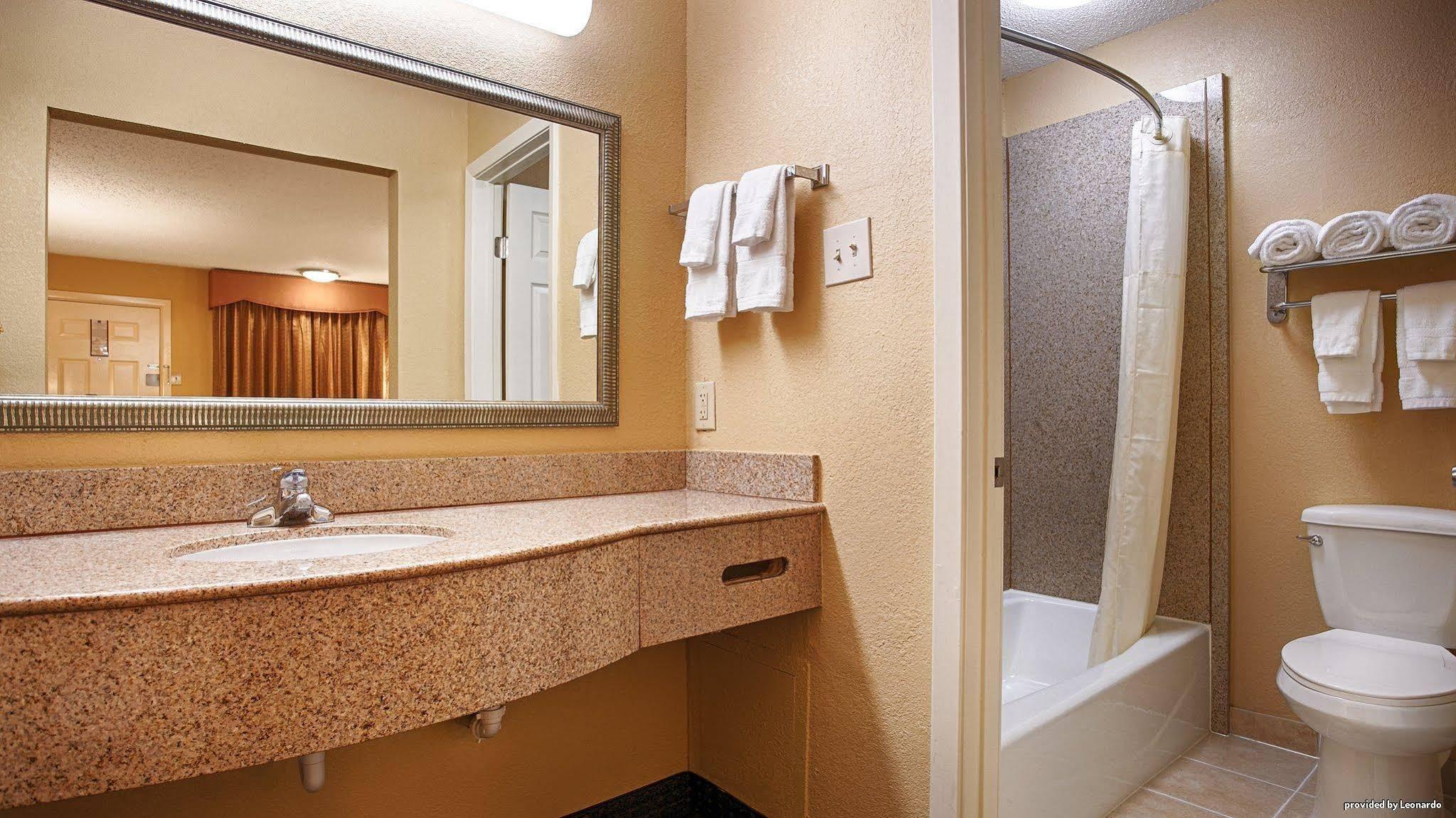 Quality Inn & Suites Dallas-Cityplace Dış mekan fotoğraf