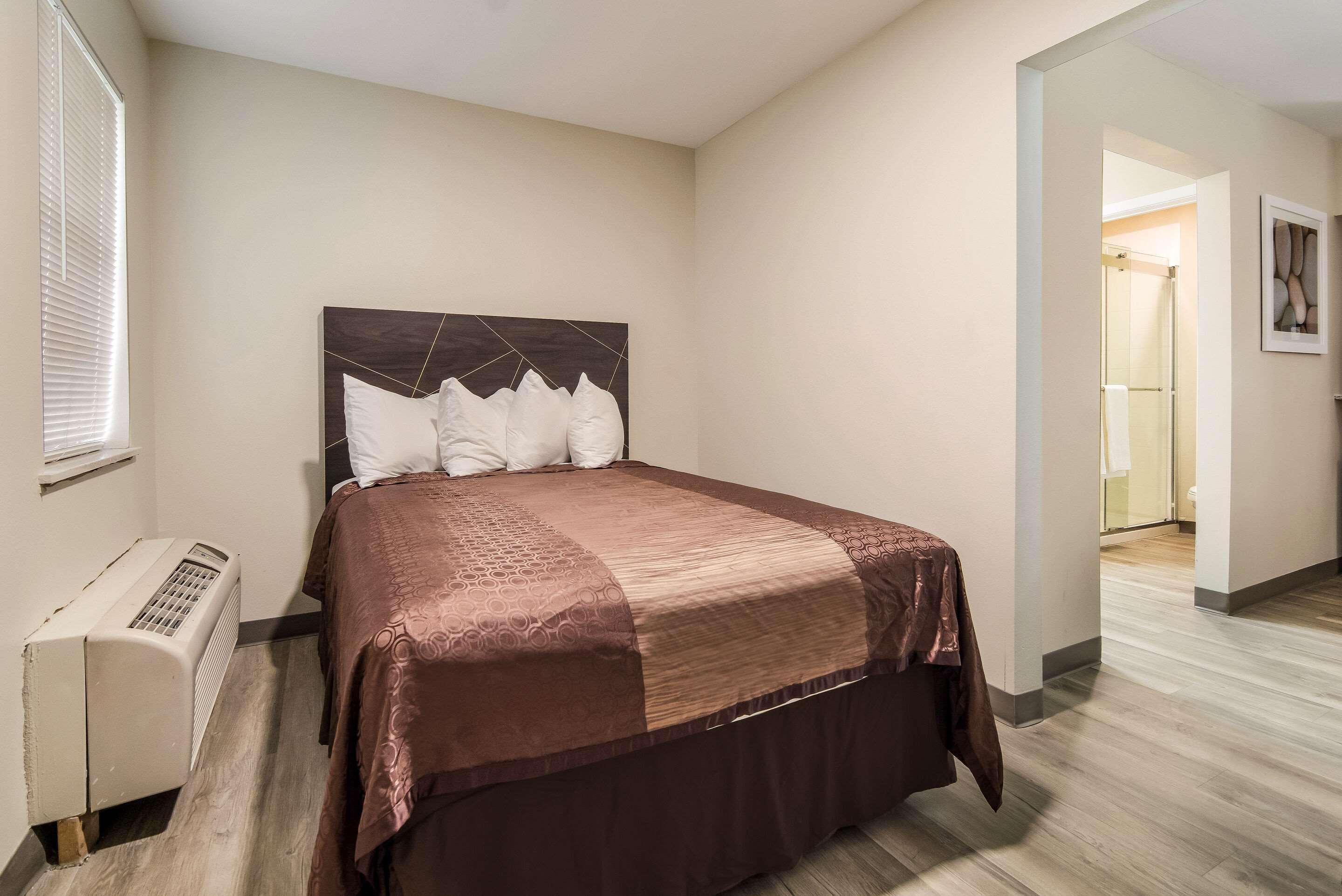 Quality Inn & Suites Dallas-Cityplace Dış mekan fotoğraf