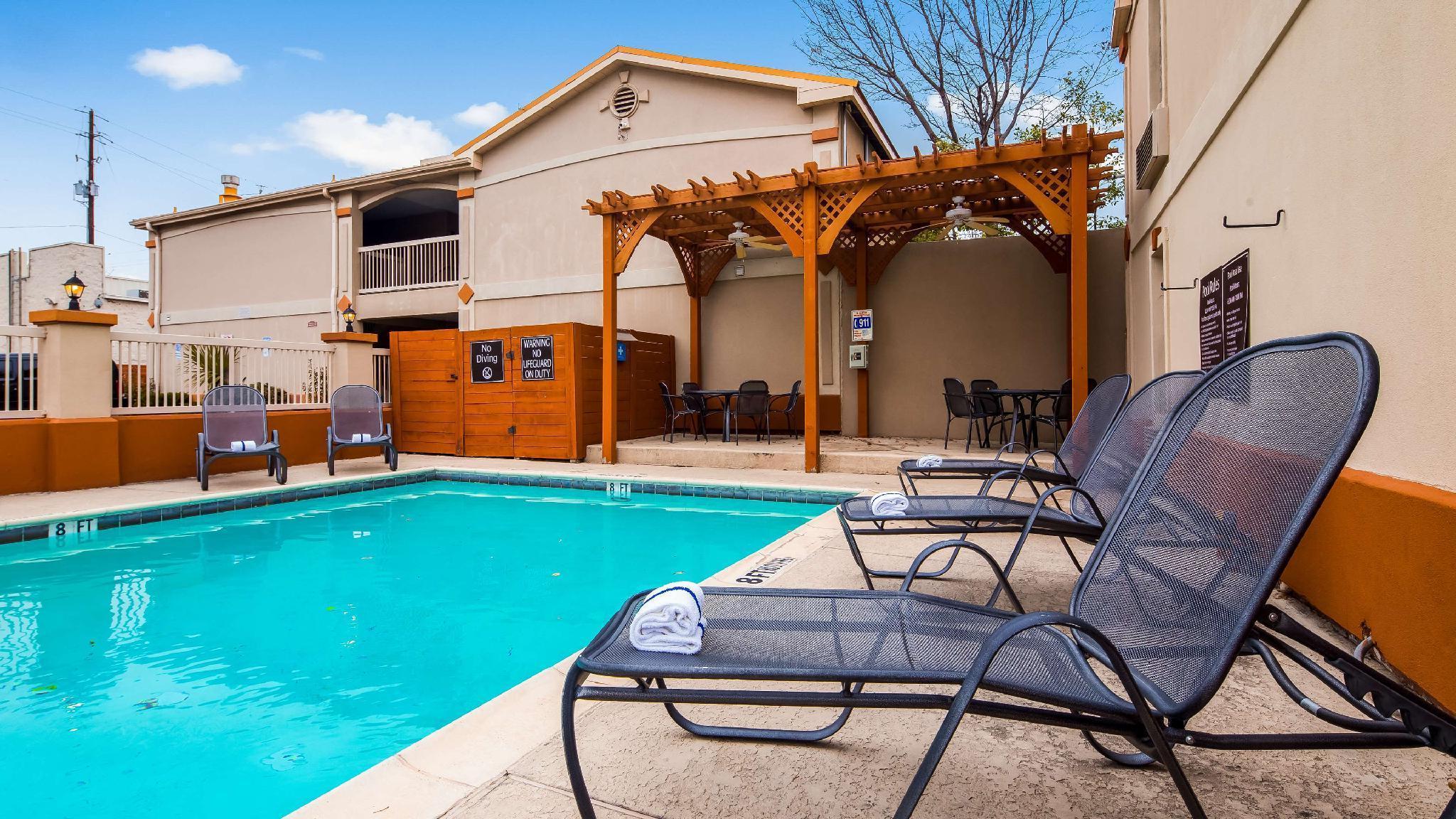 Quality Inn & Suites Dallas-Cityplace Dış mekan fotoğraf